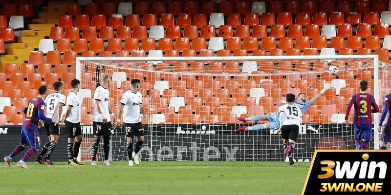 Tìm hiểu tình huống đá phạt trực tiếp trong bóng đá